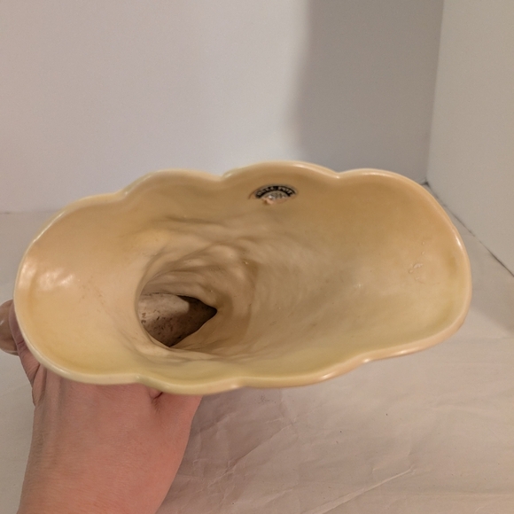 Vintage Hall Art Pottery Wildflower Cornucopia Vase - W 7 - 7 1/2 - Picture 5 of 12